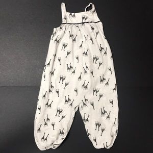 Old Navy 2T giraffe romper
